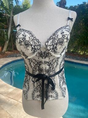 Victoria's Secret Ivory and Black Lace Bustier